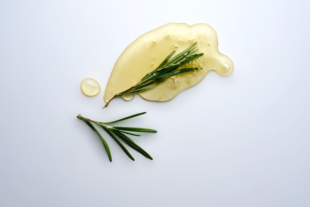 Rosemary and Peppermint Oils for Seasonal Scalp Wellbeing